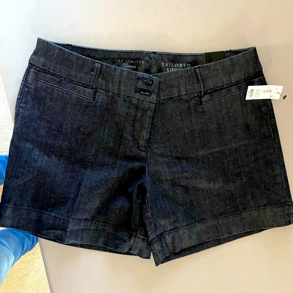 THE LIMITED Jean Shorts. NWT